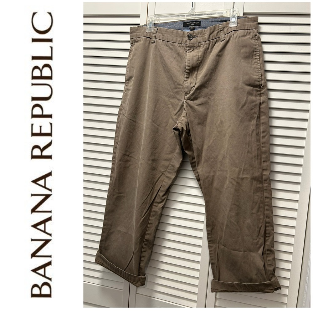 EUC Banana Republic Cropped Chinos